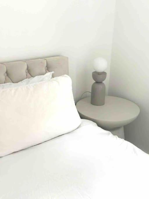 Stunning 2 Bedroom Flat Camden Апартаменты *